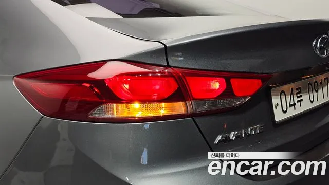 Hyundai Avante — фото 23