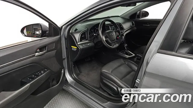 Hyundai Avante — фото 10
