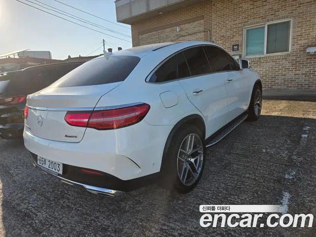 Mercedes-Benz GLE-Class — фото 4