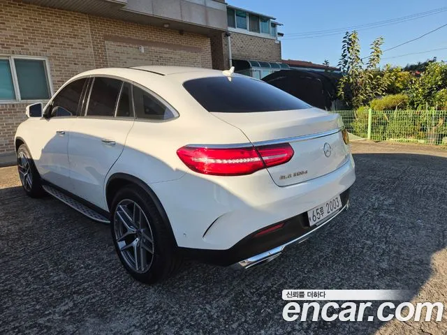 Mercedes-Benz GLE-Class — фото 6