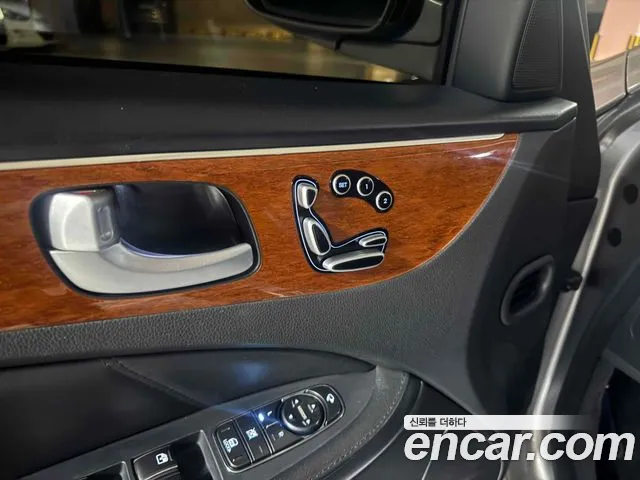 Hyundai Equus — фото 11