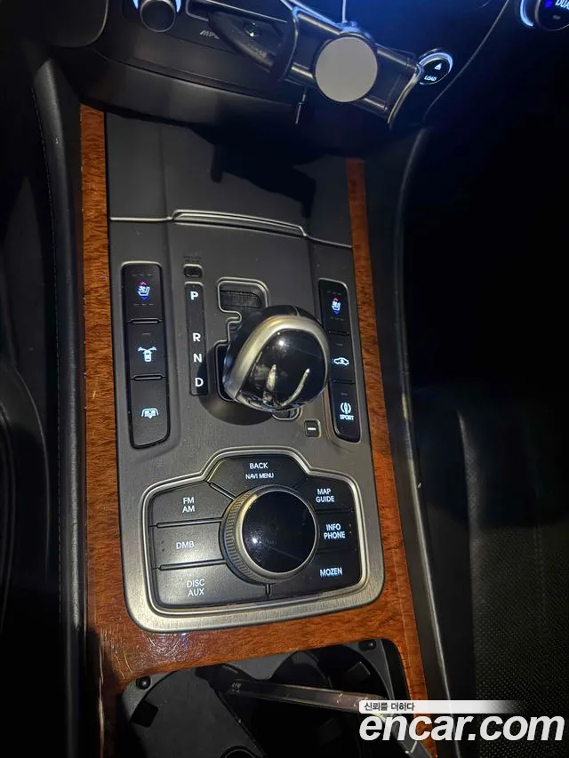 Hyundai Equus — фото 17