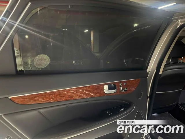 Hyundai Equus — фото 18