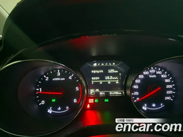 Kia Carnival — фото 11