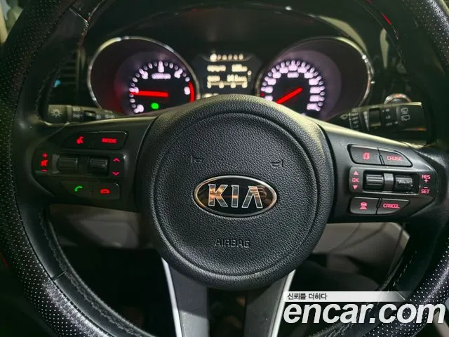 Kia Carnival — фото 14