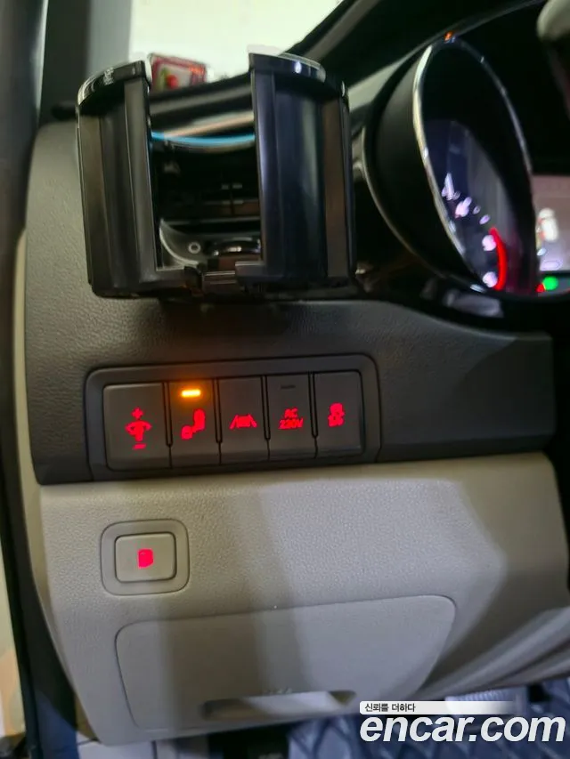 Kia Carnival — фото 19
