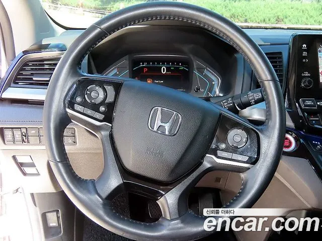 Honda Odyssey — фото 9