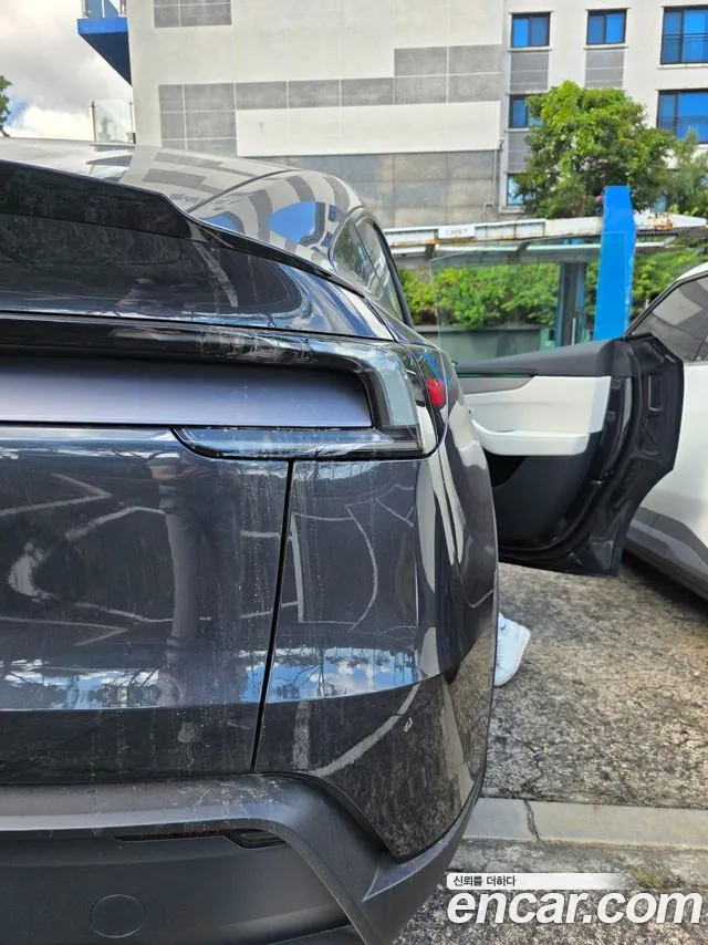 Tesla Model Y — фото 14