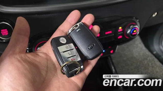 Kia Sorento — фото 12
