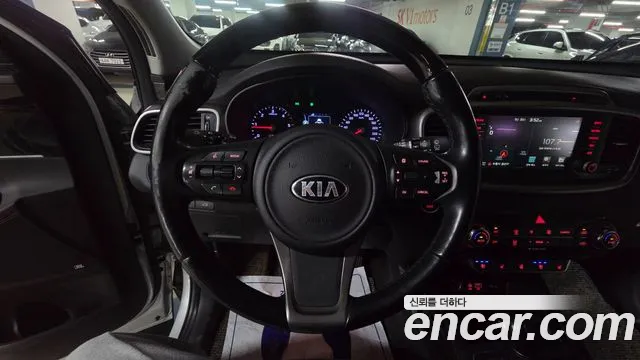 Kia Sorento — фото 7