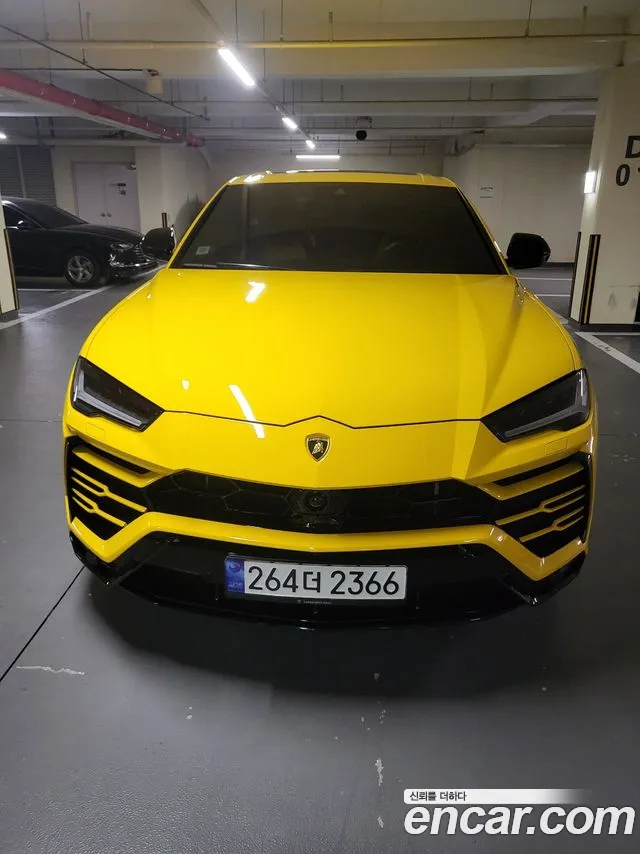 Lamborghini Urus — фото 1