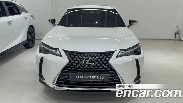 Lexus UX — фото 2