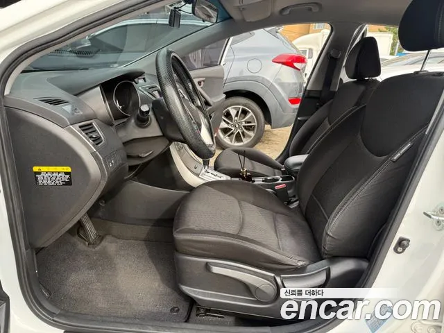 Hyundai Avante — фото 13