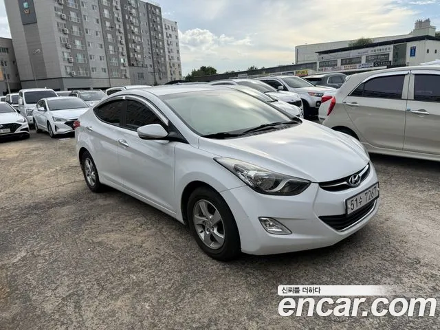 Hyundai Avante — фото 3