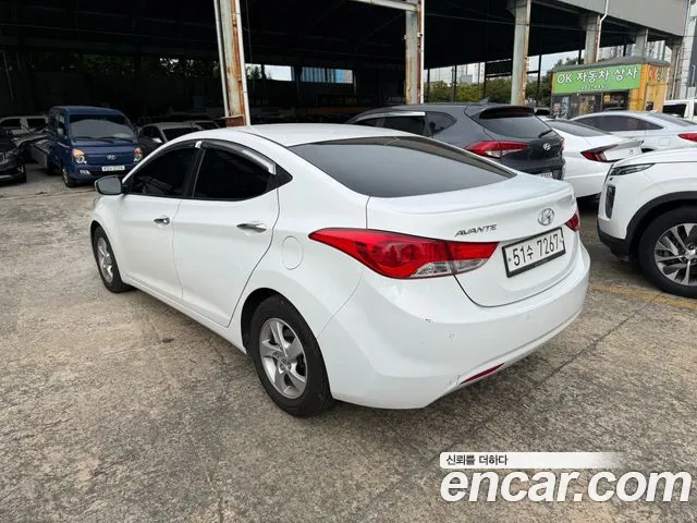 Hyundai Avante — фото 6