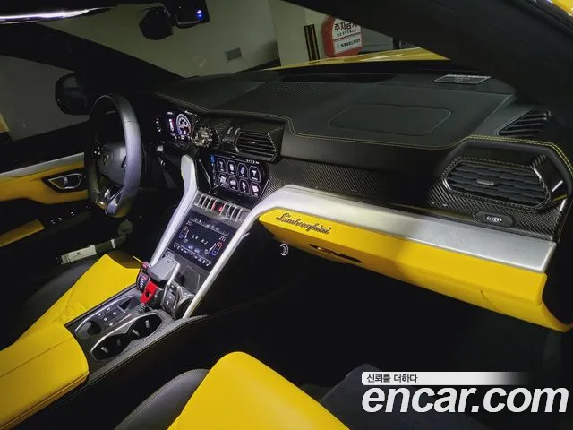 Lamborghini Urus — фото 11