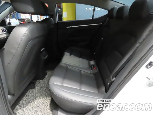 Hyundai Avante — фото 12