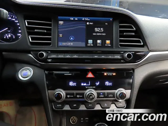 Hyundai Avante — фото 17