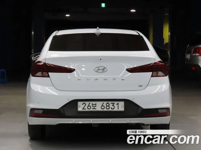 Hyundai Avante — фото 4