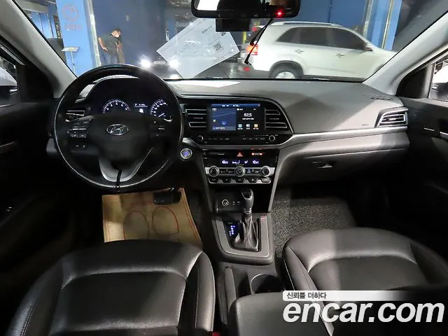 Hyundai Avante — фото 7