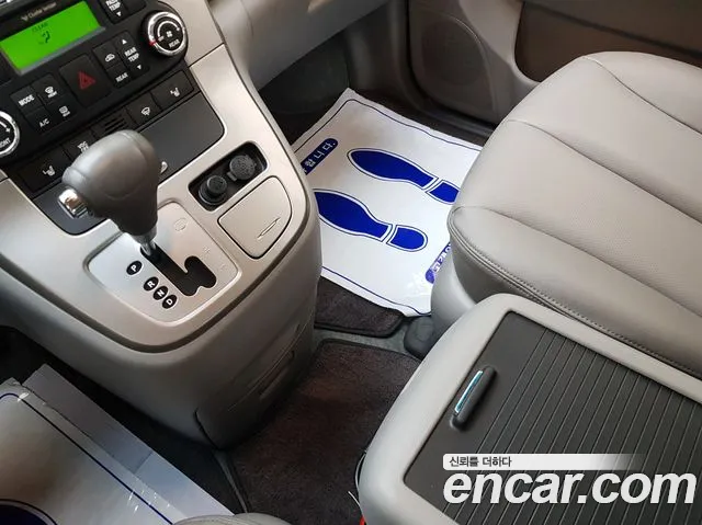 Kia Carnival — фото 12