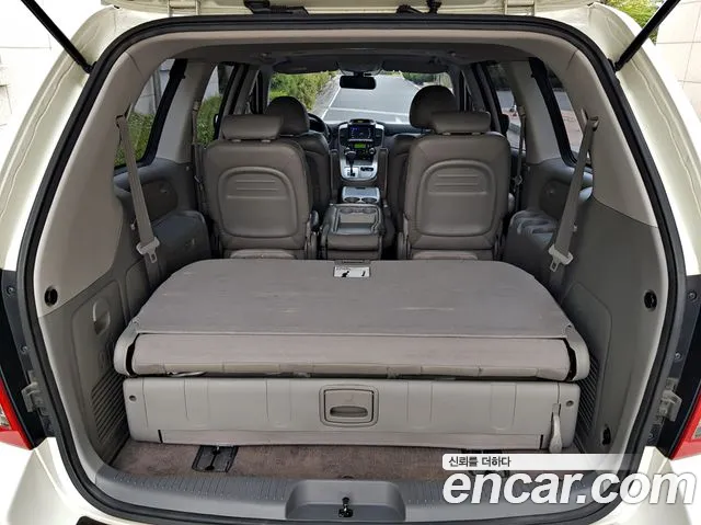 Kia Carnival — фото 16
