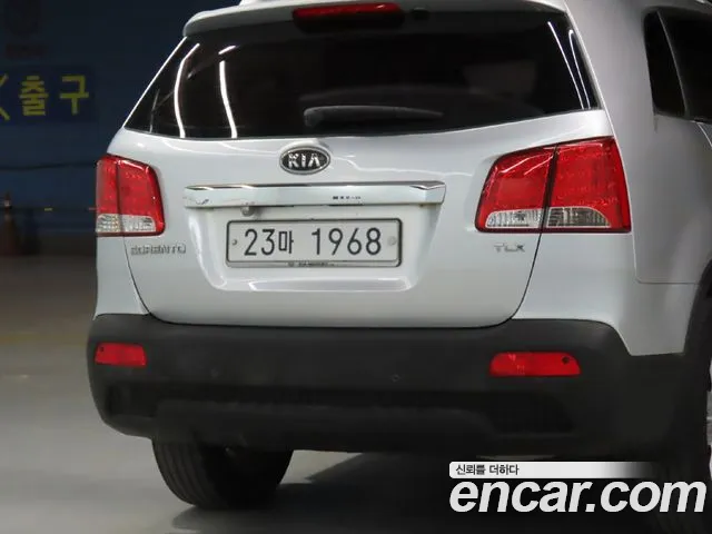 Kia Sorento — фото 18