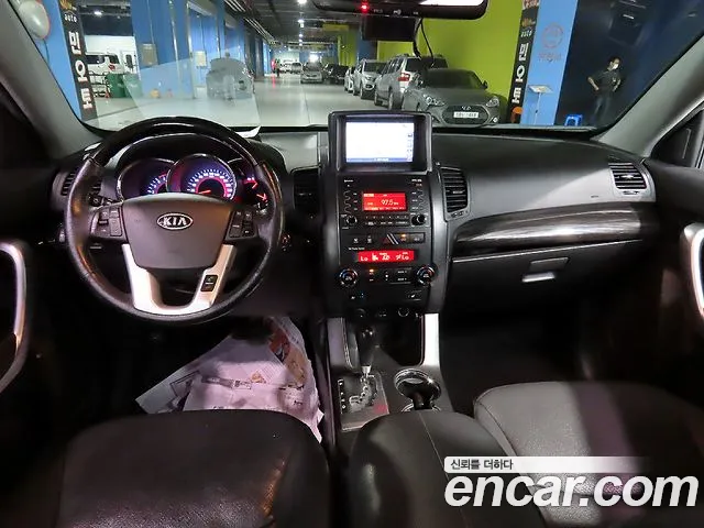 Kia Sorento — фото 7
