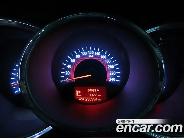 Kia Sorento — фото 8