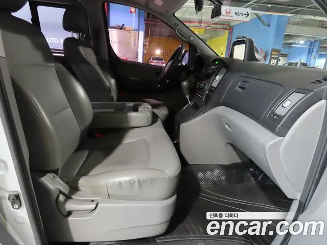 Hyundai Starex — фото 15