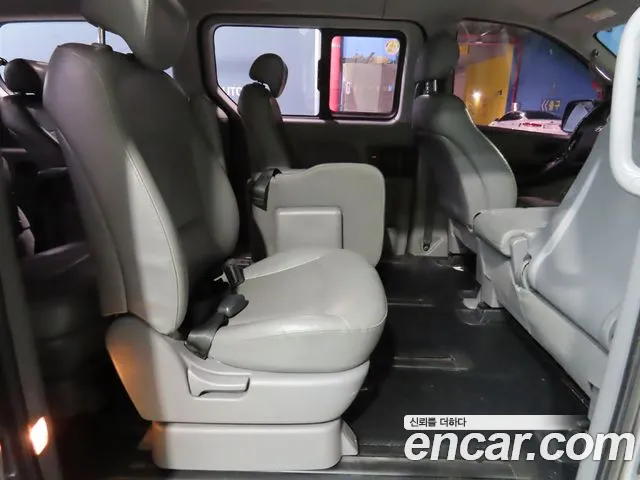 Hyundai Starex — фото 17