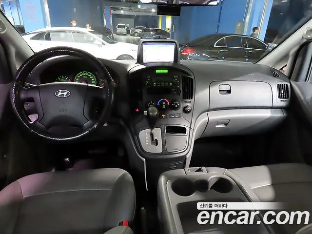 Hyundai Starex — фото 19