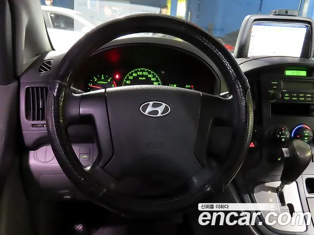 Hyundai Starex — фото 10