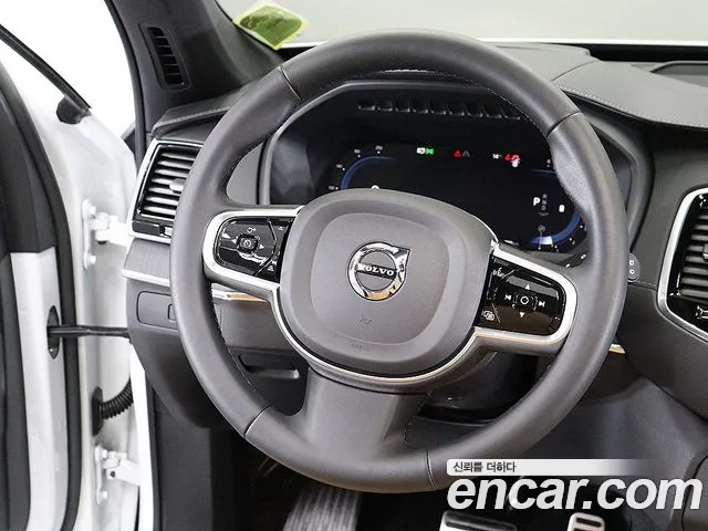 Volvo XC90 — фото 14