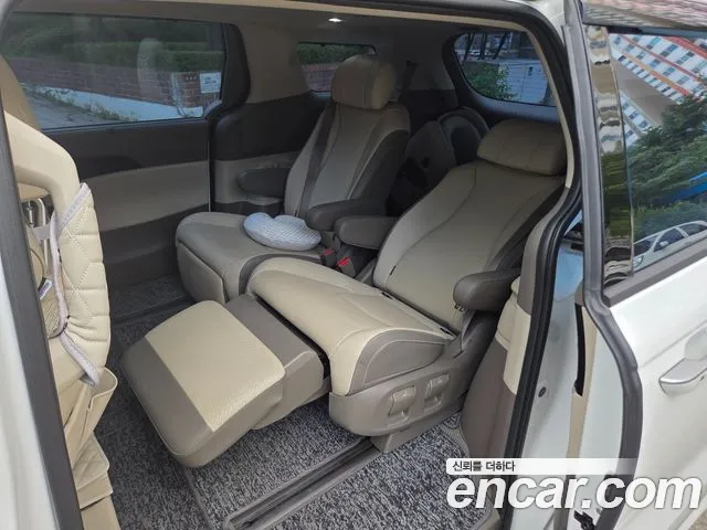 Kia Carnival — фото 12