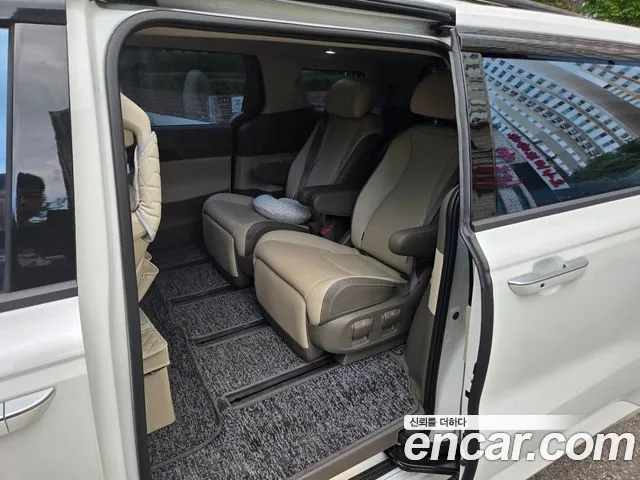 Kia Carnival — фото 14