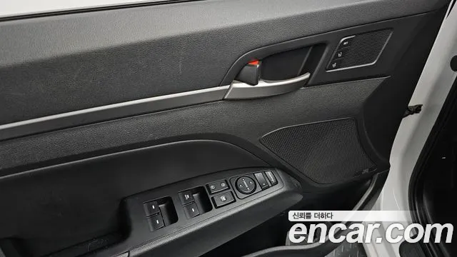 Hyundai Avante — фото 16