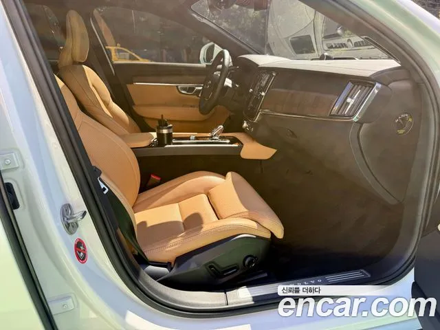 Volvo S90 — фото 12