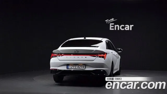 Hyundai Avante — фото 3