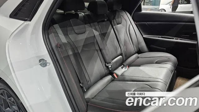 Hyundai Avante — фото 10
