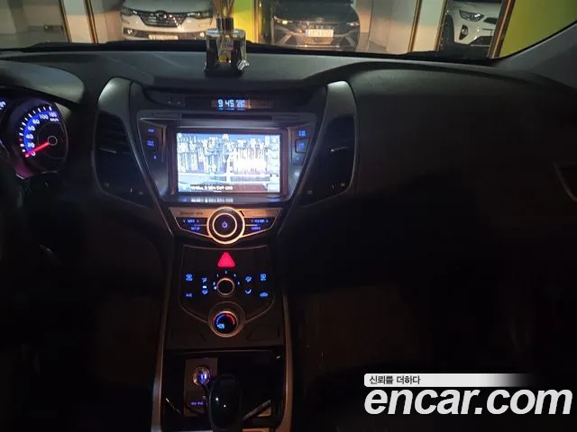 Hyundai Avante — фото 11