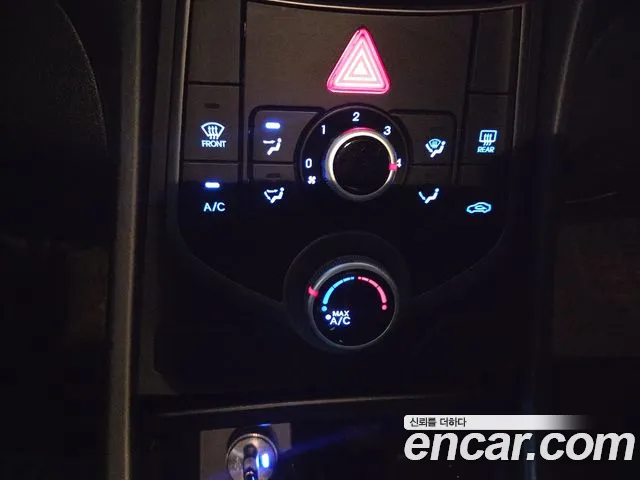 Hyundai Avante — фото 16