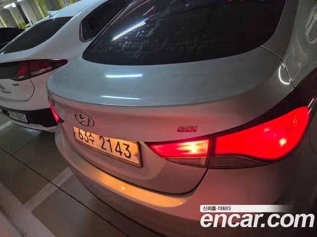 Hyundai Avante — фото 3