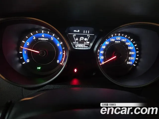 Hyundai Avante — фото 9