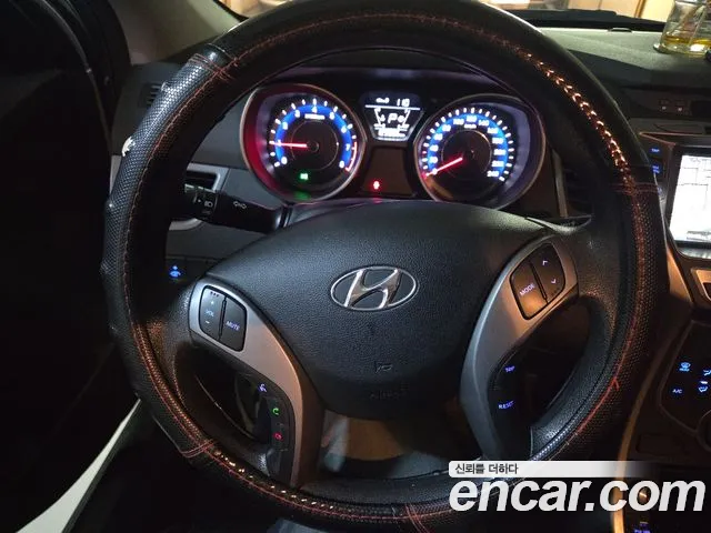 Hyundai Avante — фото 10