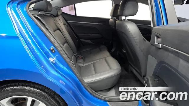 Hyundai Avante — фото 11