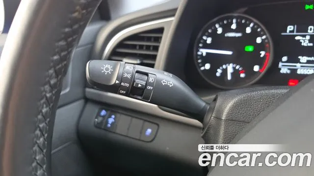 Hyundai Avante — фото 18
