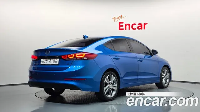 Hyundai Avante — фото 2