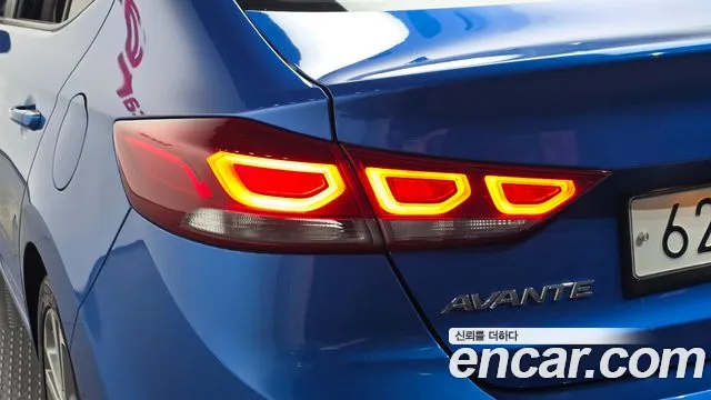 Hyundai Avante — фото 23