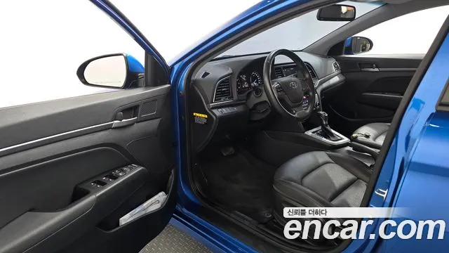 Hyundai Avante — фото 10